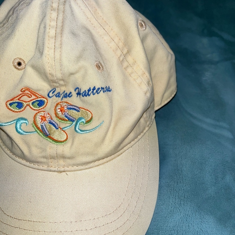 Cape Hatter yellow hat - Picture 2 of 8